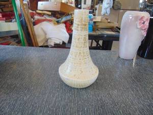 lot 4567 image: McCoy Vase