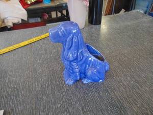 lot 4570 image: Blue Dog Planter