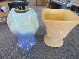 lot 4573 image: Pair of Planters