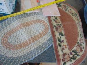 lot 4578 image: Pair of Throw Rugs - and 2 Table Cloths