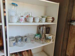 lot 4581 image: Contents of 4 shelves