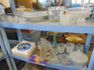 lot 4584 image: Contents of Light Blue Shelf