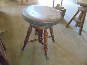 lot 4594 image: Claw Footed Stool - See pictures - previously repaired