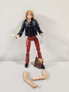 lot 59 image: Sunnydale High 1999 Buffy Action Figure with Accessories