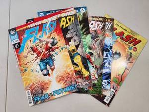 lot 135 image: DC Comics The Flash Comic Book Collection