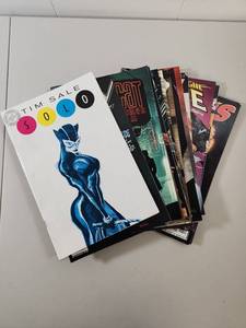 lot 176 image: DC Comics Collection with Solo Magazine and Crisis Issues