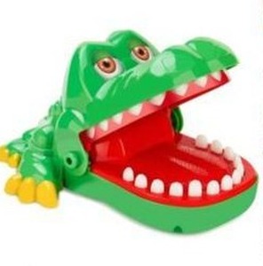 lot 13225 image: WDBO Starspuff Small Crocodile Teeth Toy