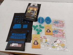 lot 13275 image: Miscellaneous Lot Of Items