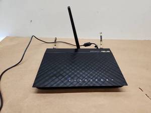lot 3 image: ASUS RT-AC66U Dual Band Wireless AC1750 Gigabit Router