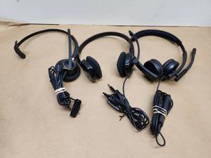 lot 27 image: Professional Communications Headset Lot of 3 2 llogitech and 1 Plantronics