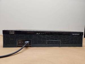 lot 31 image: Cisco 2900 Series Enterprise Router