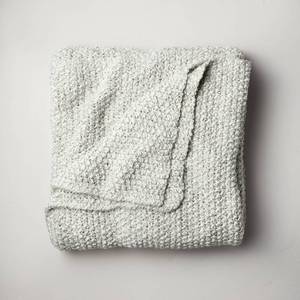 lot 1569 image: King Chunky Knit Bed Blanket Marled Gray - Casaluna Acrylic Sweater Knit, Machine Washable, All Ages - Retail $180