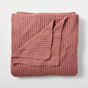 lot 1713 image: King Chunky Knit Bed Blanket Rose Pink - Casaluna Acrylic Sweater Knit, Machine Washable, All Ages - Retail $80