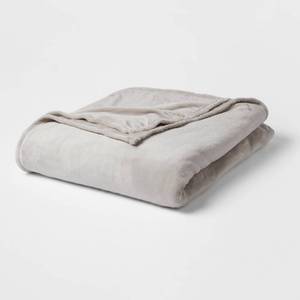 lot 1717 image: FullQueen Solid Plush Bed Blanket Gray - Room Essentials Cozy Lightweight Polyester, Machine Washable - Retail $20