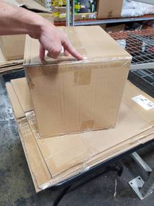 lot 1718 image: 14 x 13 x 13in Moving Boxes 5pk