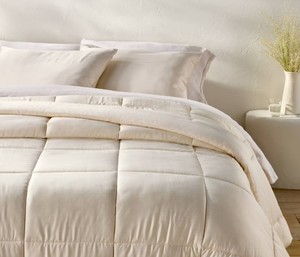 lot 1678 image: KingCalifornia King Rayon from Bamboo Comforter Set Natural - Casaluna - Retail $164