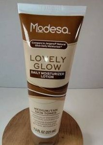 lot 12732 image: Modesa Lovely Glow Daily Moisturizer Lotion For Medium Tan, 3 Pack, BB 62023