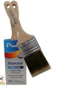 lot 12772 image: Lot of 3- 2 12 in. Paint Brush Set with Wooden Handles