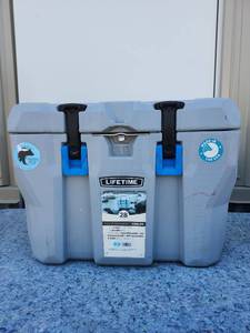 lot 100 image: Lifetime 28 Quart High Performance Cooler with Handle