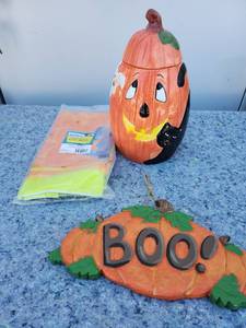 lot 108 image: Halloween Pumpkin Cookie Jar with Black Cat and BOO Sign Decoration Bundle