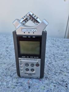 lot 122 image: Zoom H4n Portable Digital Audio Recorder