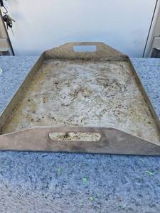 lot 127 image: Large Metal Serving Tray with Handles 19 x 24.5