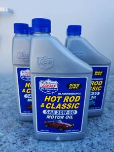 lot 158 image: Lucas Hot Rod & Classic SAE 20W-50 Motor Oil Five Bottles