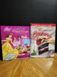 lot 193 image: Disney Princess Royal Recipe Collection and Duncan Hines Baking Cookbook Set