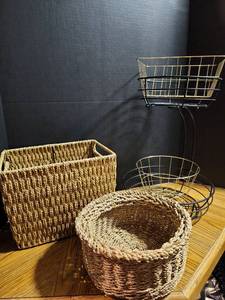 lot 199 image: Woven Storage Baskets, Two Tiered Fruit Basket and Wire Organization Set