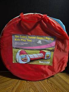 lot 211 image: 3PC Kids Play Tent Set with Tunnel and Ball Pit