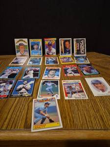 lot 220 image: George Brett Baseball Card Collection