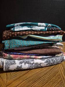 lot 238 image: Mixed Pattern Fabric Bundle Collection - See All Pictures