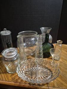 lot 250 image: Mixed Glass Collection - Vases, Bottles, Jars and Decorative Pieces