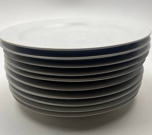 lot 217 image: Crate and Barrel White Ceramic Dinner Plates Set