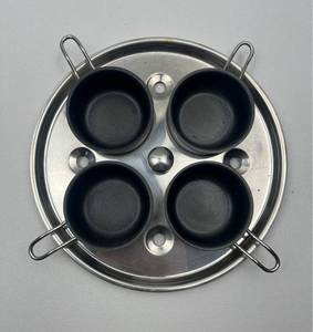 lot 221 image: Stainless Steel Egg Poaching Pan with 4 Non-Stick Cups