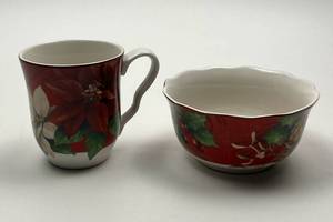 lot 229 image: Poinsettia Christmas Ceramic Mug and Bowl Set