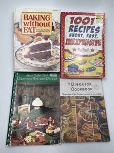 lot 253 image: Cookbook Collection Bundle - Baking, Budget Recipes, Holiday and Bisquick Cooking
