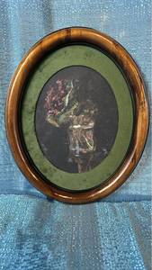 lot 2050 image: Threshold Oval Frame 9x11.