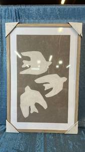 lot 2074 image: Threshold Framed Under Plexi Wall Art 20x30.