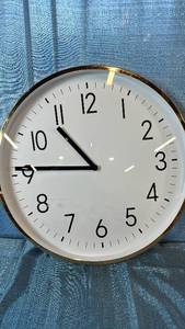 lot 2125 image: Brass 19 Wall Clock.