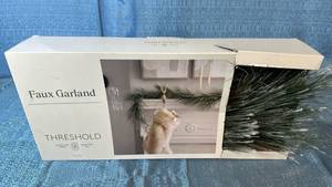 lot 2140 image: Threshold Faux Garland 6��.