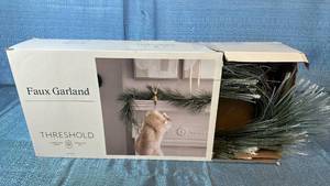lot 2142 image: Threshold Faux Garland 6��.