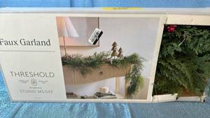 lot 2148 image: Threshold Faux Garland 6��.