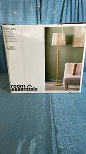 lot 3056 image: Room Essentials Floor Lamp with Scallop Shade