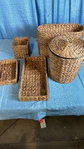 lot 3081 image: Woven Wicker Basket Storage Set