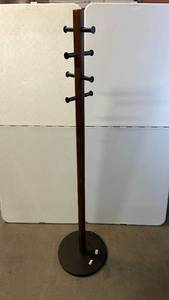 lot 3105 image: Wooden Coat Rack with Round Base