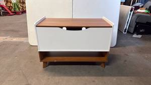 lot 8070 image: Mid-Century Modern Storage Chest with Hinged Lid