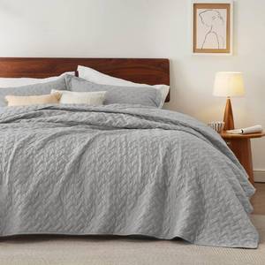 lot 8257 image: Bedsure Quilts King Size - Lightweight Bedspreads King Size with Basket Weave Pattern, Soft Quilt Bedding Set, Light Grey Comforter Set Coverlet for All Seasons with 2 Pillow Shams (106 x 96)