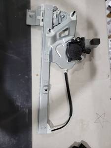 lot 5199 image: Power Window Regulator