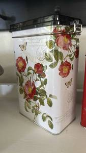 lot 40274 image: Floral Rose Pattern Metal Storage Tin with Airtight Lid